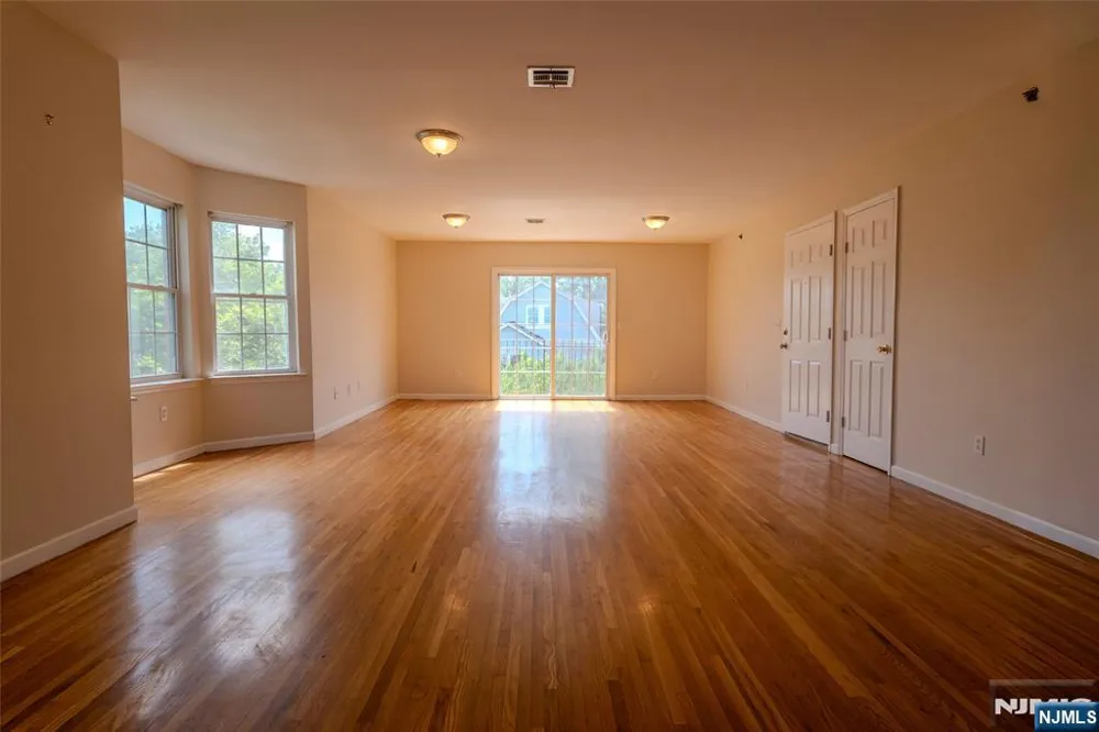 30 Triton Terrace 3 Newark, NJ 07104