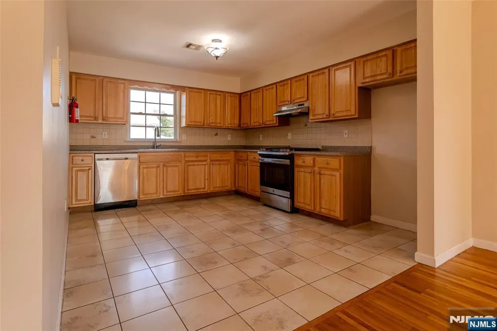 30 Triton Terrace 3 Newark, NJ 07104