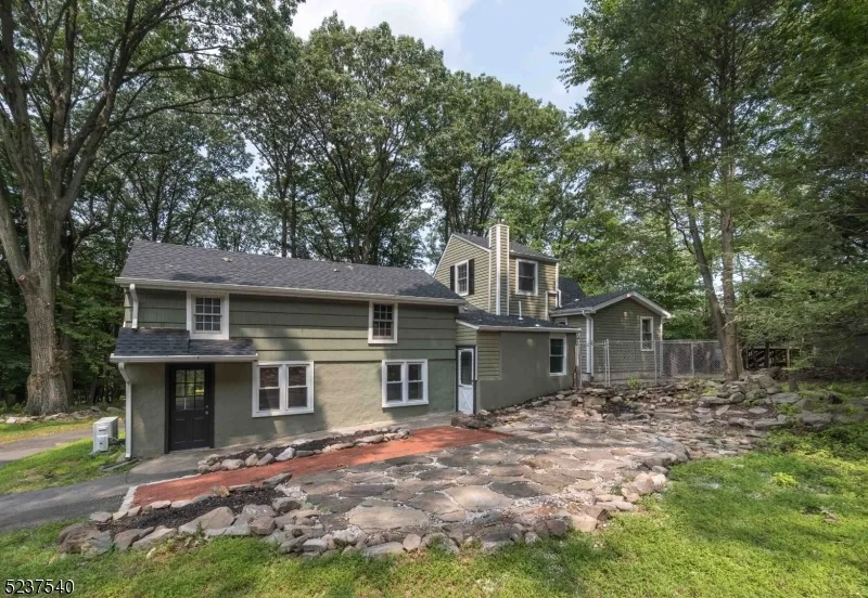 496 Manchester Ave North Haledon, NJ 07508