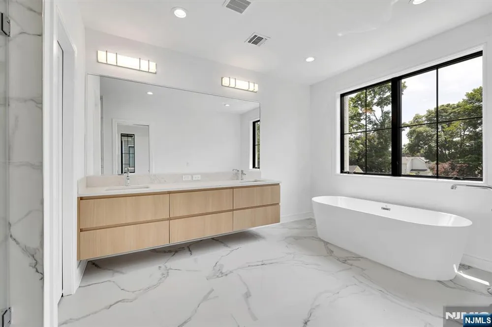 16 Feldman Paramus, NJ 07652