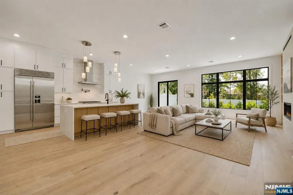 16 Feldman Paramus, NJ 07652