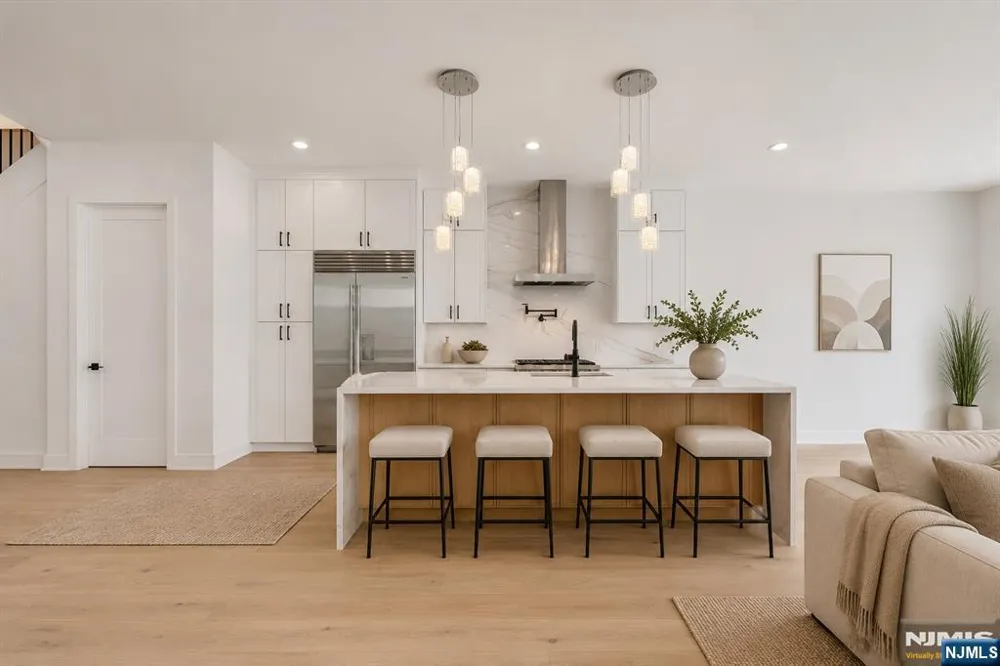 16 Feldman Paramus, NJ 07652