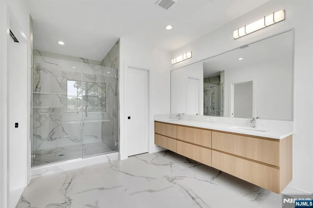 16 Feldman Paramus, NJ 07652