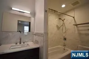 228 Maple Street 2 Weehawken, NJ 07086