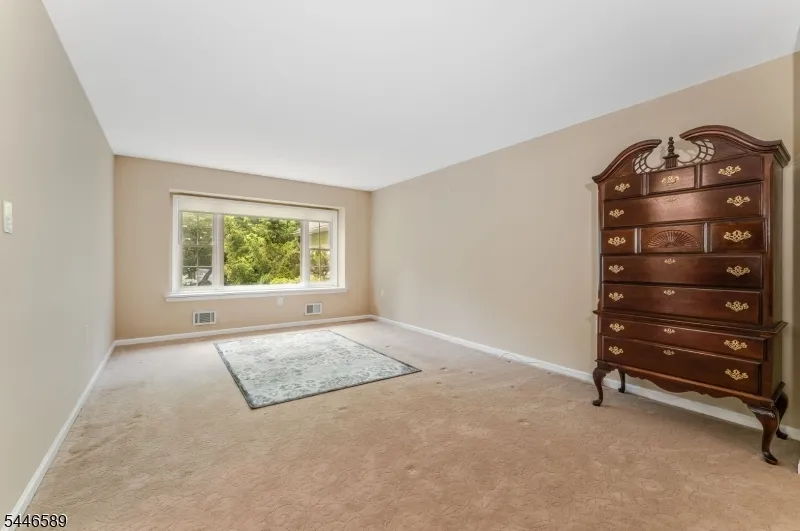 100 Goldfinch Mdws Allamuchy, NJ 07840