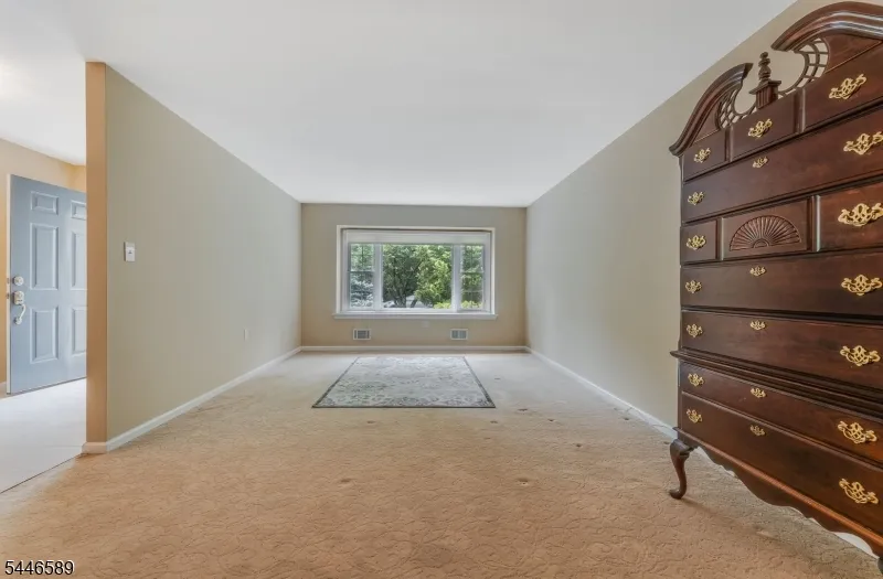 100 Goldfinch Mdws Allamuchy, NJ 07840