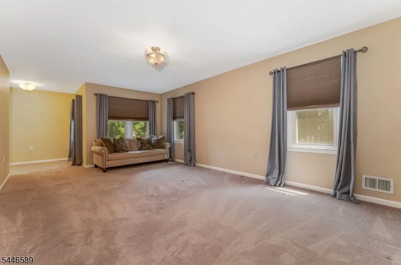 100 Goldfinch Mdws Allamuchy, NJ 07840