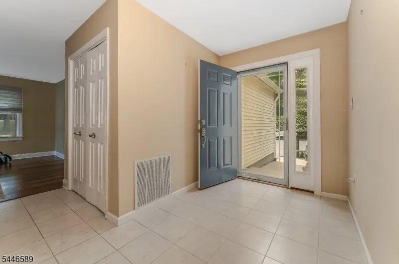 100 Goldfinch Mdws Allamuchy, NJ 07840
