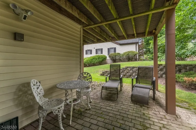 100 Goldfinch Mdws Allamuchy, NJ 07840