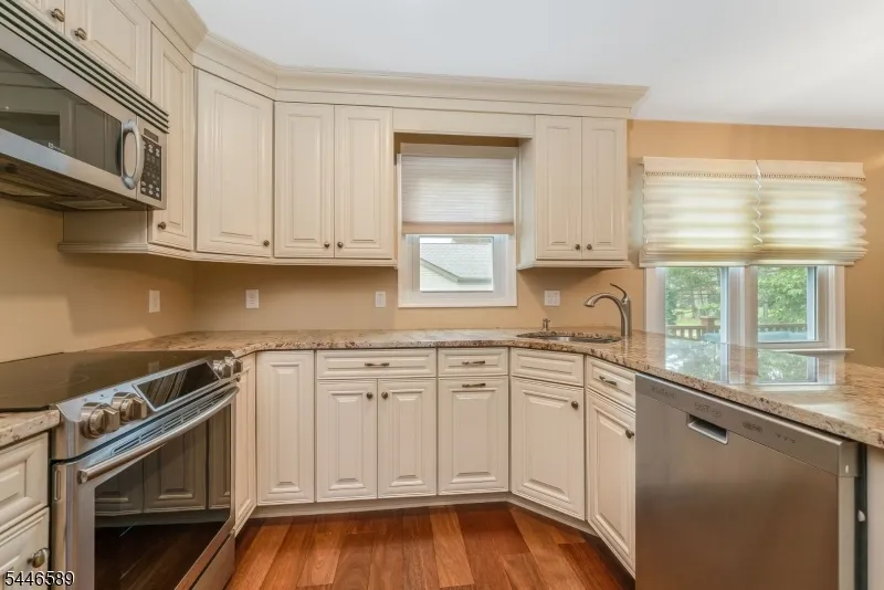 100 Goldfinch Mdws Allamuchy, NJ 07840