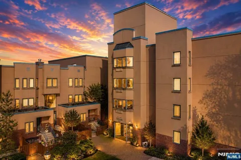 303B Nelson Court