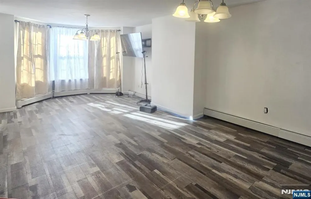 176 Arlington Avenue 1 Jersey City, NJ 07305