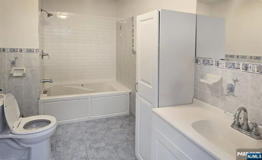 176 Arlington Avenue 1 Jersey City, NJ 07305