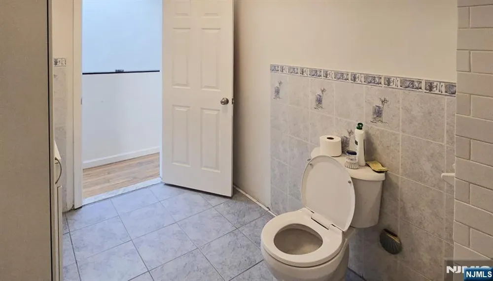 176 Arlington Avenue 1 Jersey City, NJ 07305