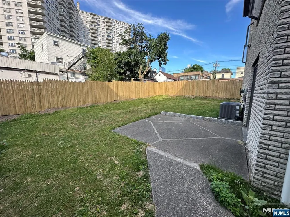 407 Jane Street 2 Fort Lee, NJ 07024