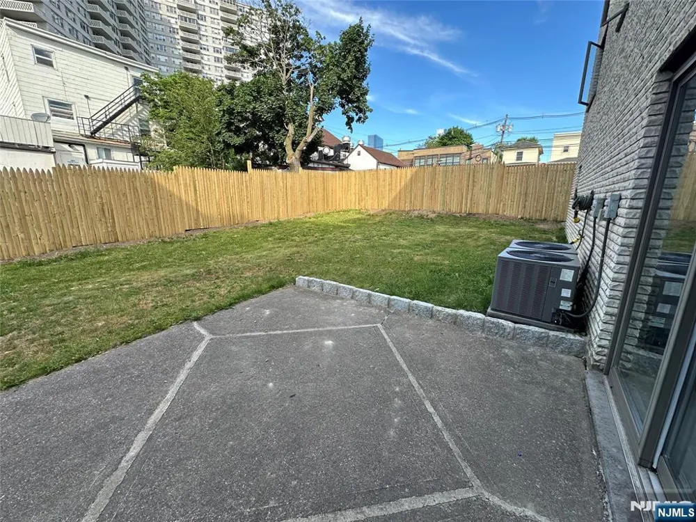 407 Jane Street 2 Fort Lee, NJ 07024
