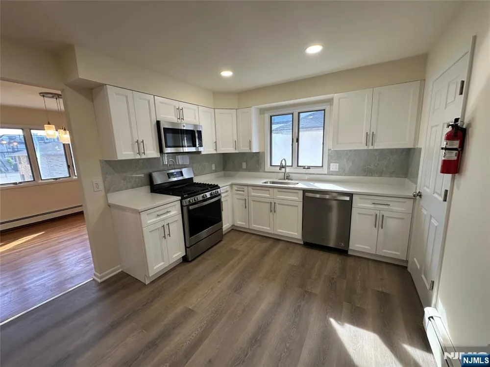 407 Jane Street 2 Fort Lee, NJ 07024