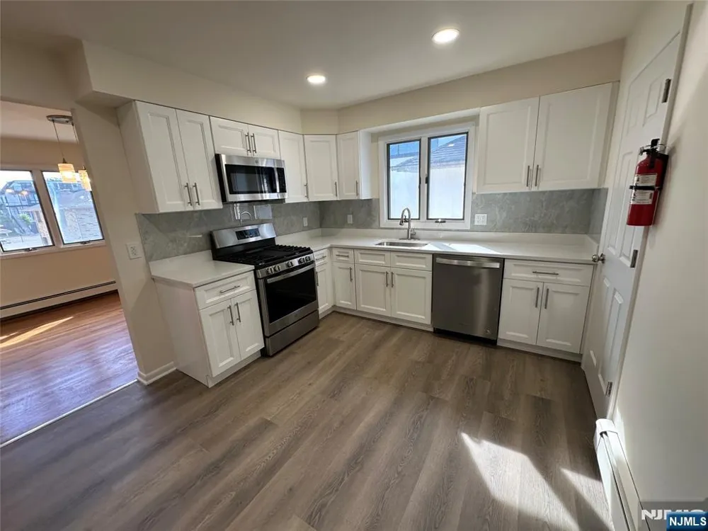 407 Jane Street 2 Fort Lee, NJ 07024