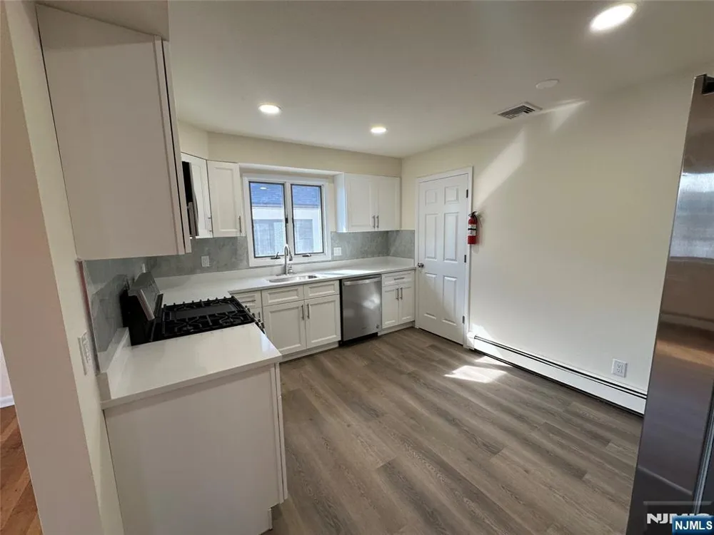 407 Jane Street 2 Fort Lee, NJ 07024