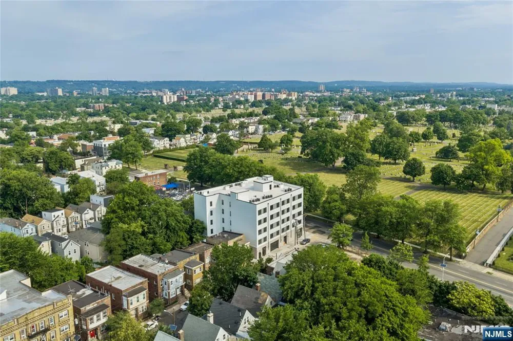 448 - 452 Orange Avenue 202 Newark, NJ 07103