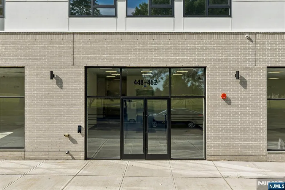 448 - 452 Orange Avenue 202 Newark, NJ 07103
