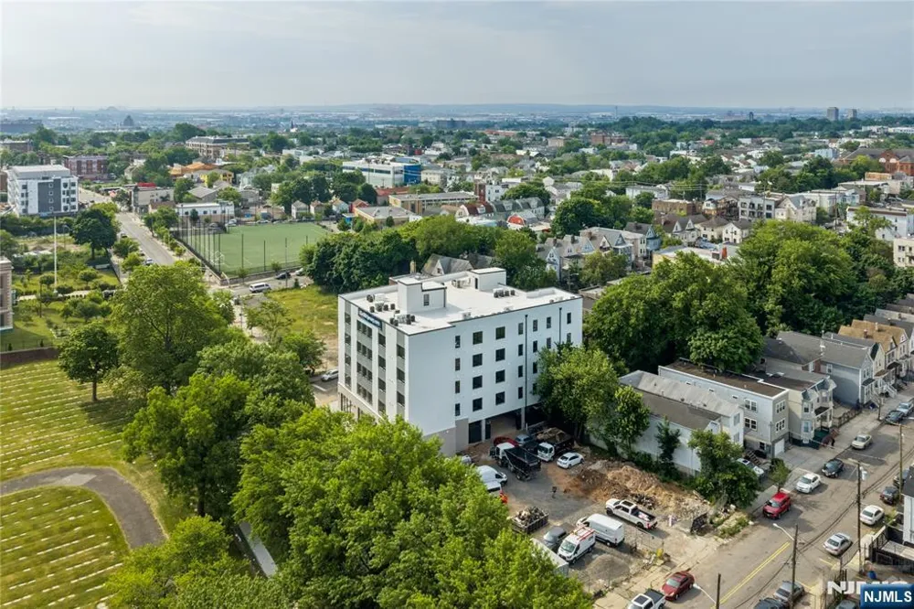 448 - 452 Orange Avenue 202 Newark, NJ 07103