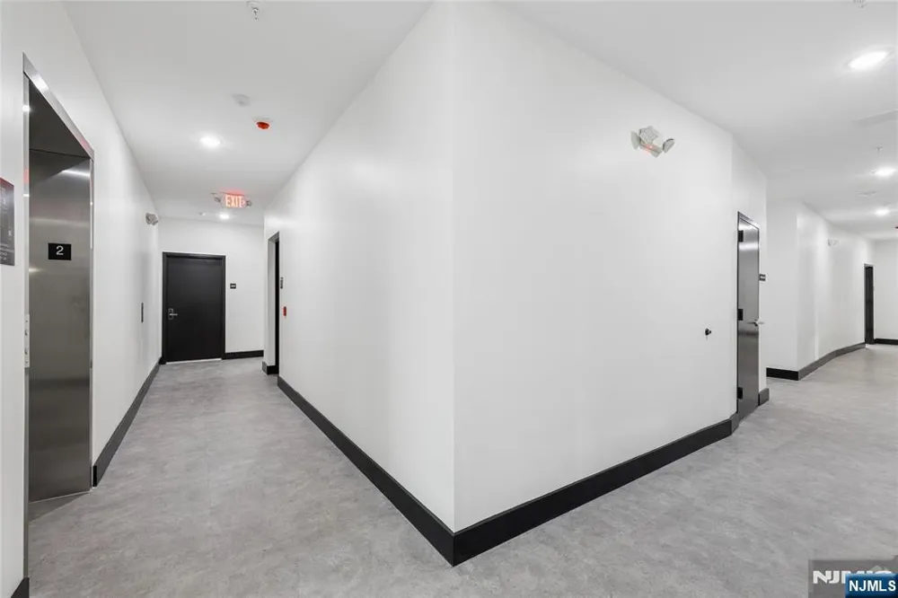 448 - 452 Orange Avenue 202 Newark, NJ 07103