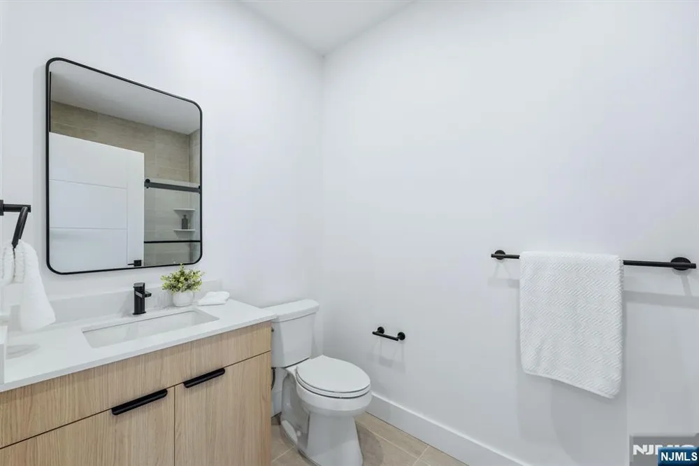 9-11 E Passaic Street 102 Hackensack, NJ 07601