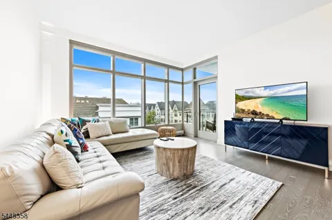 30 Melrose Ter #408 Unit 408