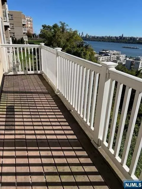 7420 Boulevard E #2C North Bergen, NJ 07047