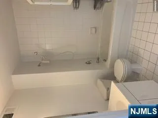 7420 Boulevard E #2C North Bergen, NJ 07047