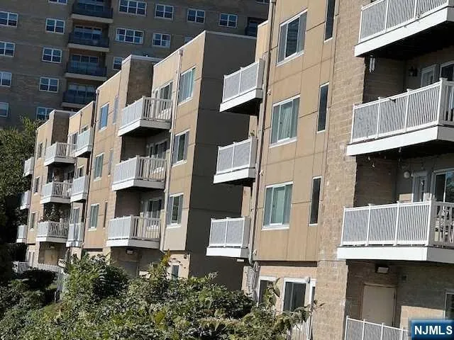 7420 Boulevard E #2C North Bergen, NJ 07047