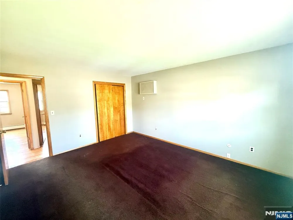 33 Kossuth Street 1 Wallington, NJ 07057
