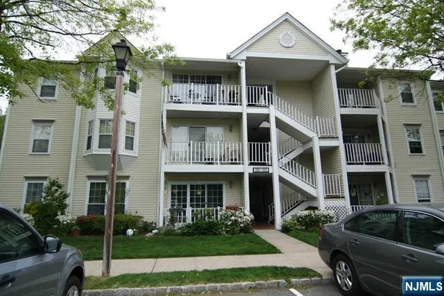 170 Linden Street 170 Mahwah, NJ 07430