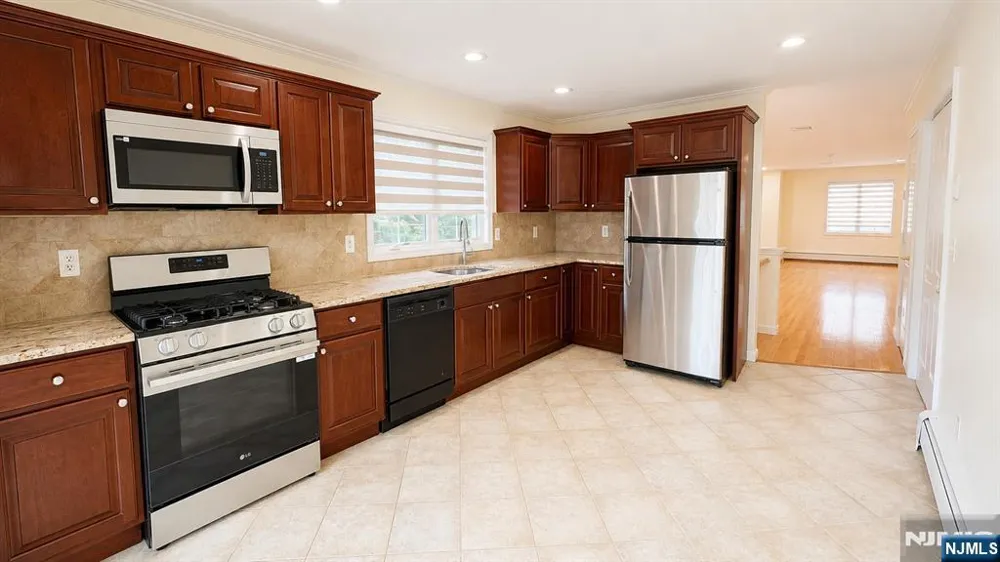 44 Delia Boulevard B Palisades Park, NJ 07650