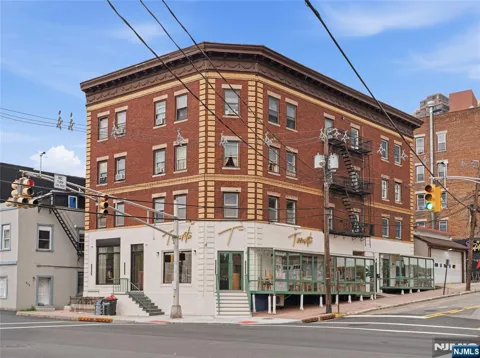 1-2 Hilliard Avenue 1