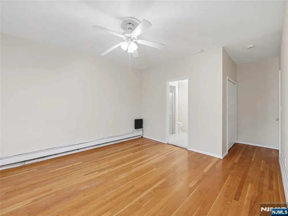 1-2 Hilliard Avenue 1 Edgewater, NJ 07020