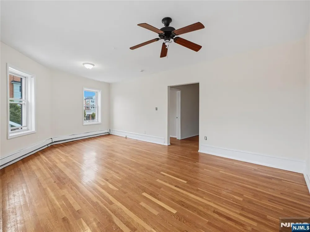 1-2 Hilliard Avenue 1 Edgewater, NJ 07020