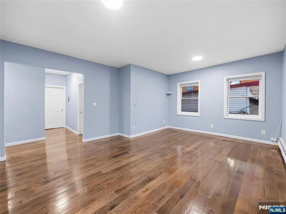 1-2 Hilliard Avenue 2 Edgewater, NJ 07020