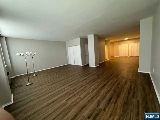 111 Mulberry Street 2R Newark, NJ 07102