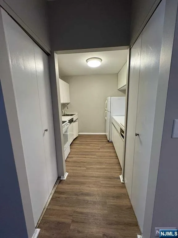 111 Mulberry Street 2R Newark, NJ 07102