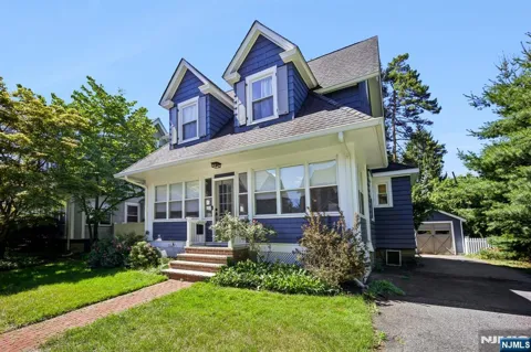 10 Mountain Place