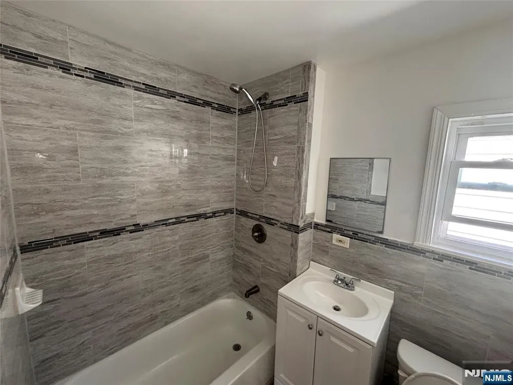 271 Vermont Avenue Irvington, NJ 07111
