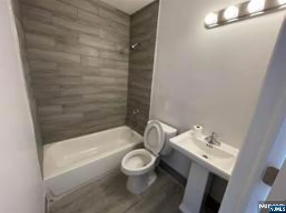 107-109 Highland 2BR Paterson, NJ 07524