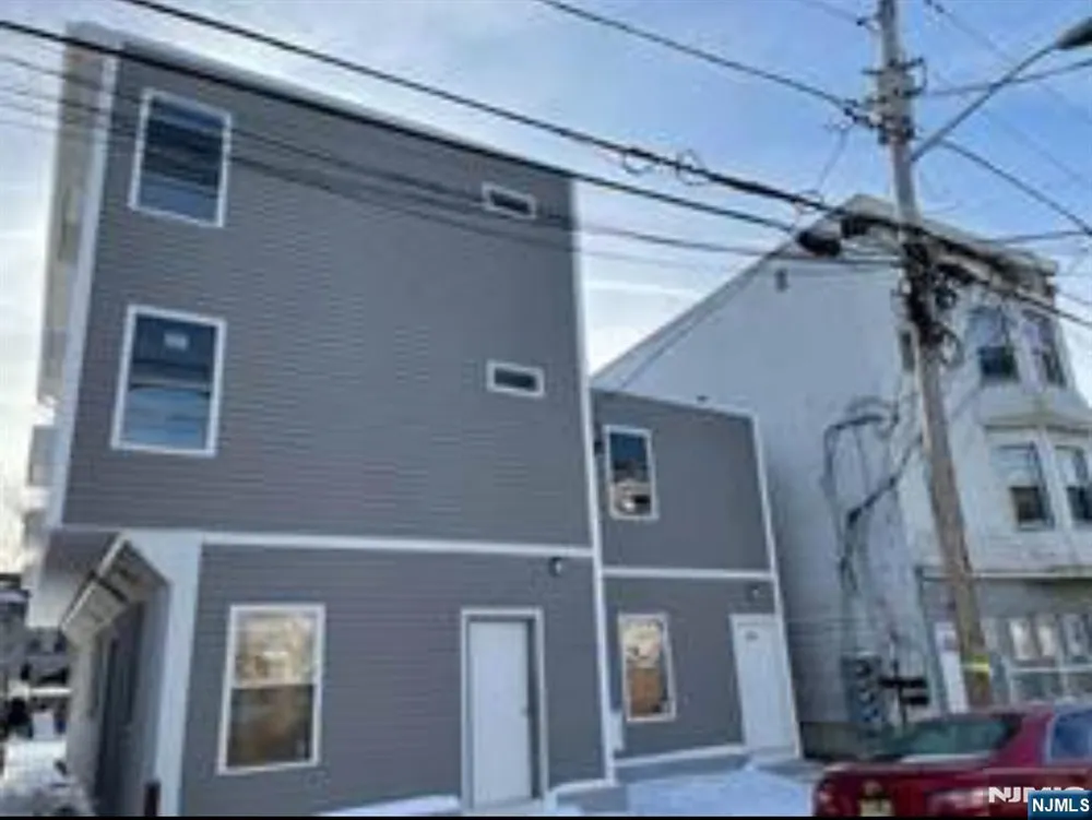 107-109 Highland 2BR Paterson, NJ 07524