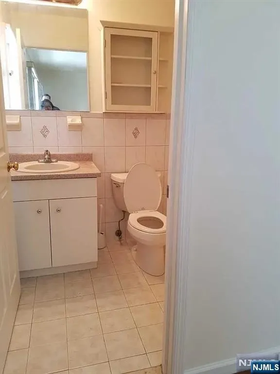 34 Delia Boulevard A(2nd Floor, Palisades Park, NJ 07650