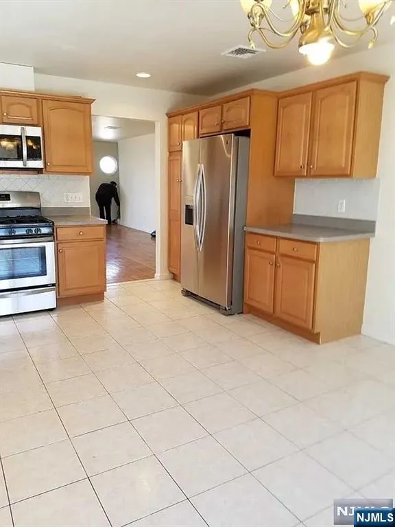 34 Delia Boulevard A(2nd Floor, Palisades Park, NJ 07650