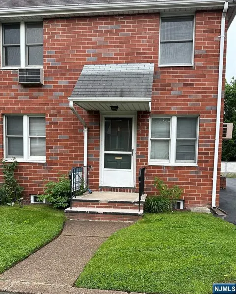 251 Fort Lee Road D