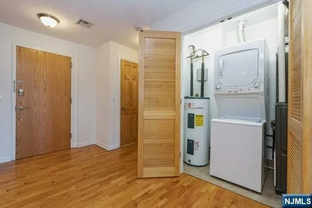 17 Meadow Road 306 Rutherford, NJ 07070