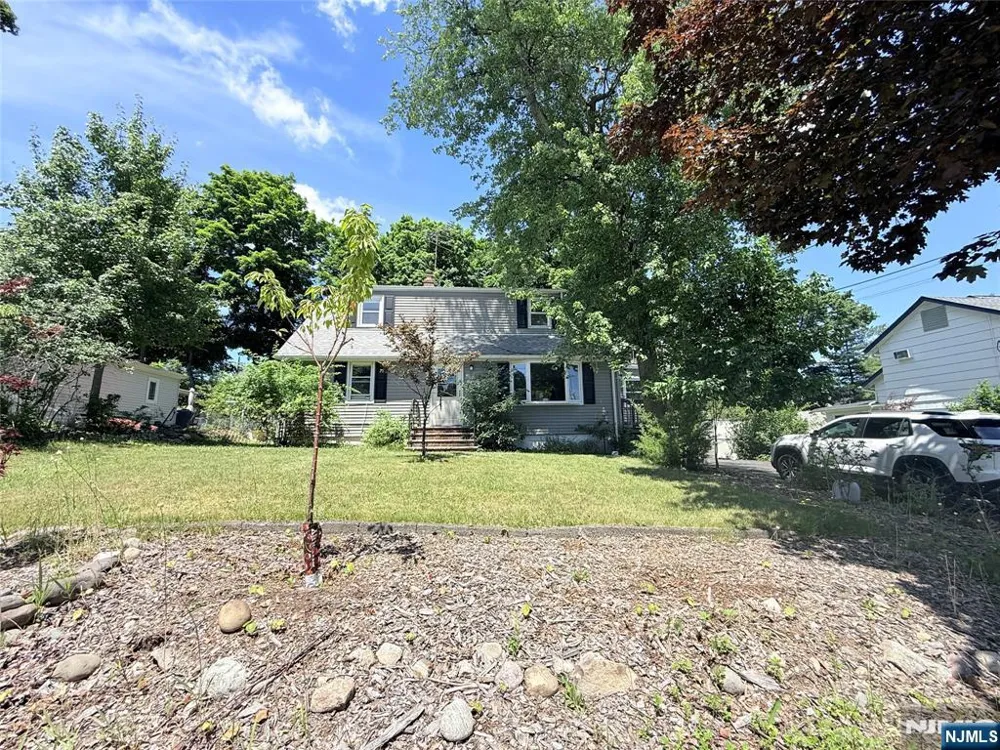 180 Orchard Street Allendale, NJ 07401